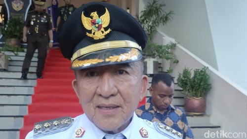 Bupati Belu Willybrodus Lay, ketika diwawancarai detikBali di Kupang, Senin (24/3/2025).