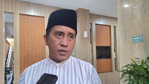 Camat Cakranegara, Irfan Syafindra Soeratin, saat dikonfirmasi usai rapat terkait pawai ogoh-ogoh di Mataram, Senin (24/3/2025). (Nathea Citra/detikBali)