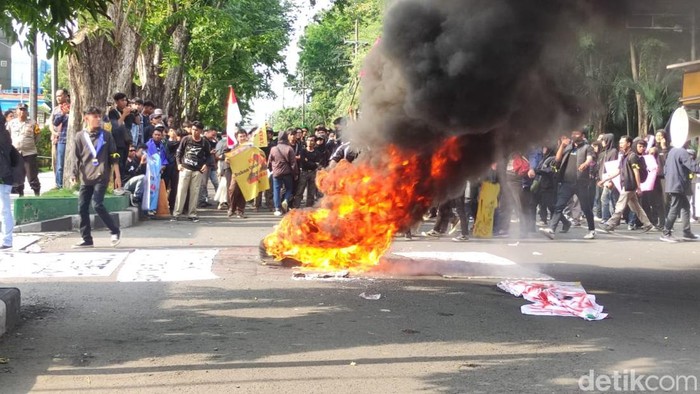 Demo di Sidoarjo