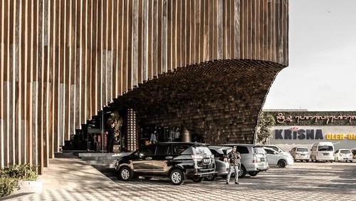 Desain arsitektur bangunan salah satu karya Komang Suardika.
