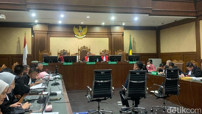 Gaji hakim pembebas Gregorius Ronald Tannur atau Ronald Tannur terungkap di persidangan. (Mulia/detikcom).