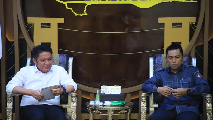 Gubernur Sumsel Herman Deru saat menerima Ketua Bawaslu Sumsel Kurniawan.