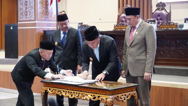Gubernur Sumsel Herman Deru usai menyampaikan LKPJ di DPRD Sumsel.