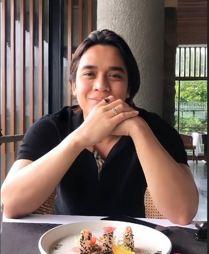 Keseruan Billy Syahputra Saat Masak hingga Makan Bersama Vika Kolesnaya Keseruan Billy Syahputra Saat Masak hingga Makan Bersama Vika Kolesnaya