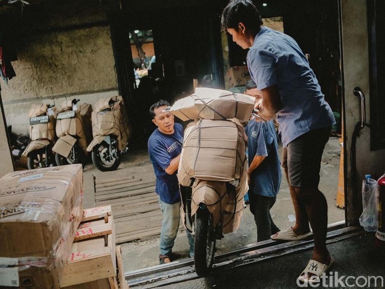 Kesibukan Jasa Ekspedisi Jelang Lebaran