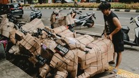 Biaya pengiriman sepeda motor ini Rp 336 ribu - Rp 1 juta tergantung jenis motor dan kota tujuan.