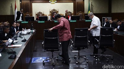 Tiga Hakim Kasus Ronald Tannur Saling Beri Kesaksian