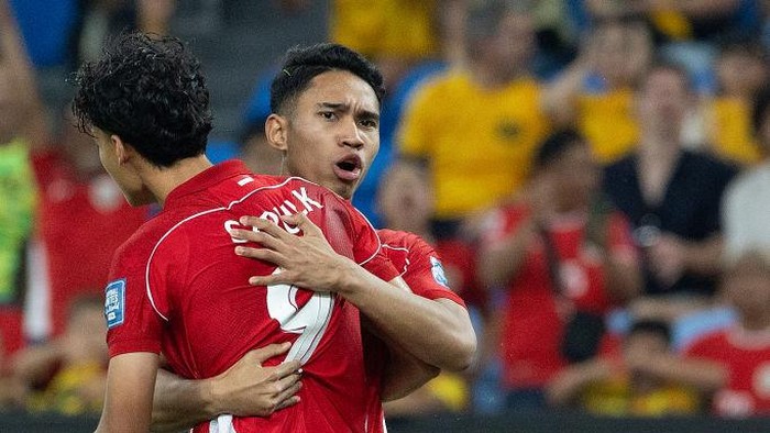 SYDNEY, AUSTRALIA - MARCH 20: Rafael William Struick and Marselino Ferdinan of Indonesia celebrate winning a penalty during the round three FIFA 2026 World Cup AFC Asian Qualifier match between Australia Socceroos and Indonesia at Allianz Stadium on March 20, 2025 in Sydney, Australia. (Photo by Steve Christo - Corbis/Corbis via Getty Images)