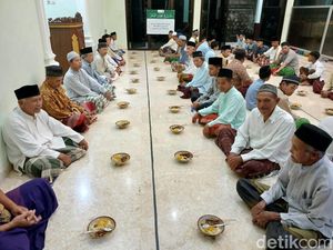 Melihat Dari Dekat Tradisi Bukber Sebulan Penuh di Desa Gawang Pacitan
