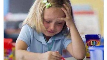 Email masuk dari mana saja bikin stres. Kayak nggak ada berhenti bekerja. Foto: moxvi_ via Bored Panda