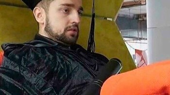 Setelah lulus kuliah langsung ingat nggak ada lagi libur semester. Foto: VedaChime31 via Bored Panda