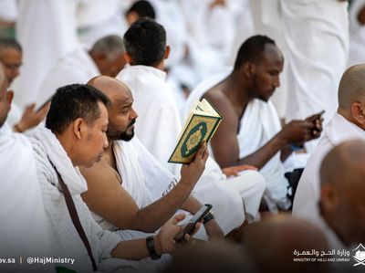 Mereka yang Memuliakan Al-Quran pada Waktu yang Diberkahi