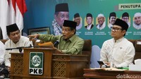Menurut Kiai Said, Mbah Hasyim memaparkan lima jalan sufi dalam kitab tersebut. Pertama, takwa kepada Allah di manapun. Kedua, selalu berpegang teguh pada sunnah Nabi Muhammad SAW. Ketiga, berpaling dari makhluk, baik ketika dipuji atau saat dibenci. 