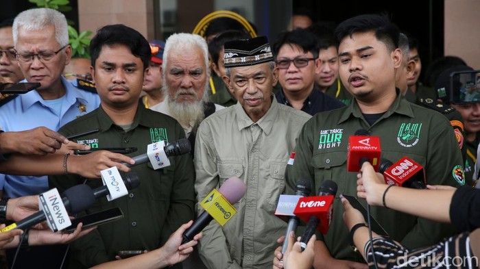 Terdakwa Bambang Apri Atmojo, Sertu Akbar Adli, dan Sertu Rafsin Hermawan menjalani sidang vonis di Pengadilan Militer Jakarta, Selasa (25/5/2025).