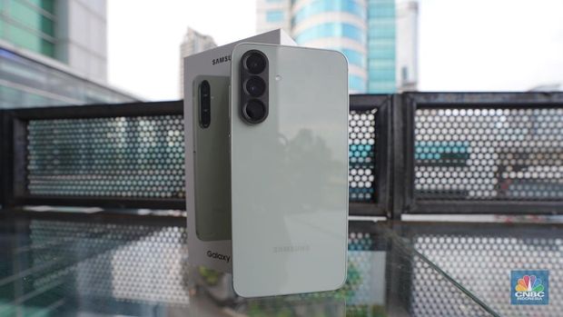 Samsung Galaxy A56 5G. (CNBC Indonesia/Tias Budiarto)