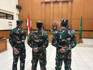 Video: 3 Oknum TNI Kasus Penembakan Bos Rental Mobil Hadapi Sidang Putusan