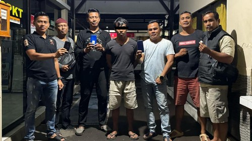 SR, warga Jember, Jatim, ditangkap polisi lantaran membobol gudang pembuatan mill di Jalan Kurusetra, Banjar Gelgel, Desa Keramas, Kecamatan Blahbatuh, Gianyar. Ia ditangkap pada Jumat (21/3/2025) malam. (Dok. Polsek Blahbatuh)