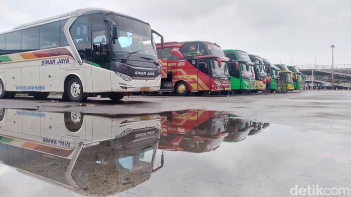 Suasana menjelang lebaran di Terminal Pulogebang