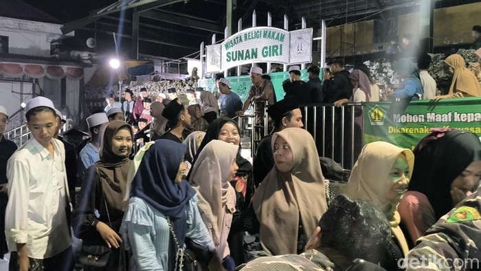 Tradisi Malam Selawe di Gresik
