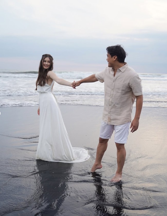 Lahir pada Mei 2000, saat ini Vika berusia 24 tahun. Billy sendiri diketahui lahir pada Januari 1991 dan kini berusia 34 tahun, beda hampir 10 tahun dengan Vika. Foto: Instagram/@vika.kolesnaya