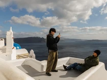 Santorini Darurat, Akankah Selamat Usai Ribuan Gempa dan Jutaan Selfie?