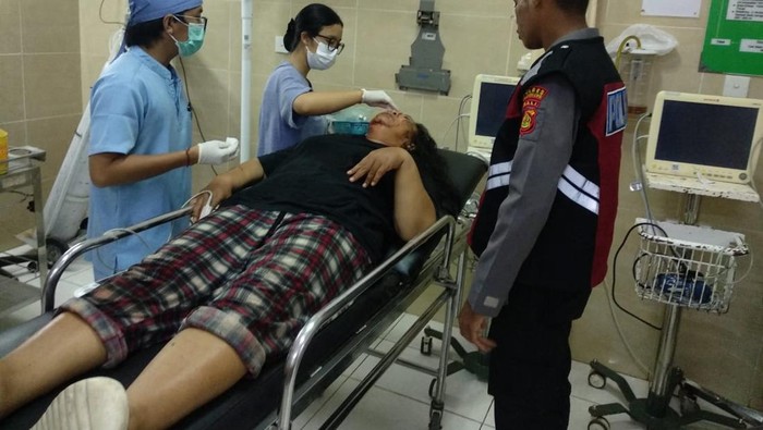 Yuli Handayani, driver ojol perempuan dirawat di rumah sakit akibat dibegal penumpangnya di Klungkung, Bali, Selasa, (24/3/2025). (Dok Polres Klungkung)