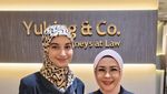 10 Potret Cut Intan Nabila yang Hobi Nongkrong di Kafe