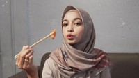 Cut Intan Nabila memang mengalami masalah dengan pernikahannya. Namun, ia tampaknya lebih sering menunjukkan momen bahagia di Instagram, ternasuk saat makan. Foto: @cut.intannabila