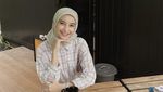 10 Potret Cut Intan Nabila yang Hobi Nongkrong di Kafe