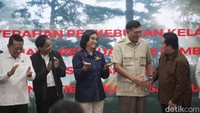 Seremoni serah terima itu dilakukan dengan penandatanganan berita acara antara Jampidsus Febrie Adriansyah, Menteri Keuangan Sri Mulyani, Menteri BUMN Erick Thohir, dan Direktur Utama PT Agrinas Palma Nusantara Agus Sutomo. Hadir pula menyaksikan acara itu adalah Menteri Pertahanan (Menhan) Sjafrie Sjamsoeddin, Kabareskrim Komjen Wahyu Widada, dan Wakil Kepala BPKP Agustina Arumsari.  