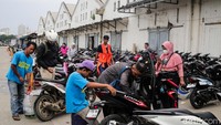 Kementerian Perhubungan melalui Direktorat Jenderal Perkeretaapian (DJKA) menyediakan kuota 7.424 unit sepeda motor dan 16.960 orang penumpang dalam program Motis 2025 dengan rute lintas utara menuju Semarang Tawang dan lintas tengah menuju Lempuyangan.