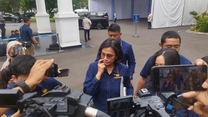 Airlangga-Sri Mulyani Merapat ke Istana.