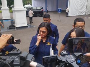 Video Sri Mulyani dan Airlangga Merapat ke Istana, Bahas APBN 2026