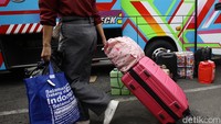 Mereka menuju ke sejumlah kota di Jawa dan Sumatera.  