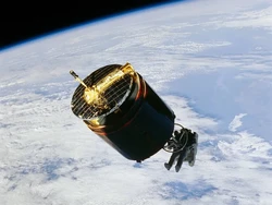Kisah Nyata Astronaut NASA Tangkap Satelit Palapa 2 Pakai Tangan