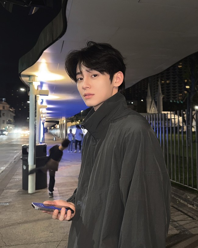 Sebelum bermain dalam serial BL (Boy’s Love) tersebut, Changha dikenal sebagai influencer yang punya lebih dari 4 juta follower di Instagram. Sedangkan di TikTok, videonya sudah dilihat lebih dari 100 juta kali.Foto: Instagram @chang._.a