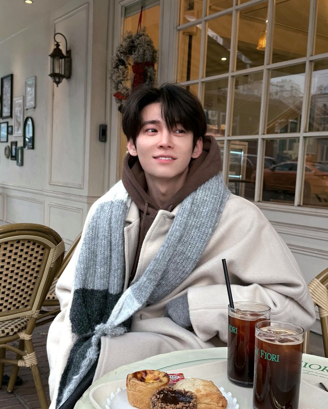 Dilansir Koreaboo, ia kini bergabung dengan SOON Entertainment sebagai aktor.Foto: Instagram @chang._.a