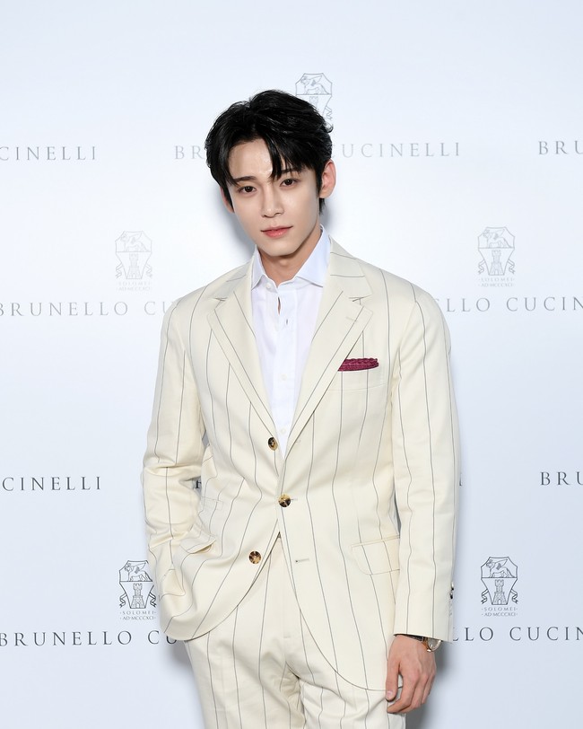 Sebagai selebgram, Changha bisa dibilang cukup sukses karena mendapat berbagai endorsement bahkan diundang ke Milan Fashion Week.Foto: Instagram @chang._.a