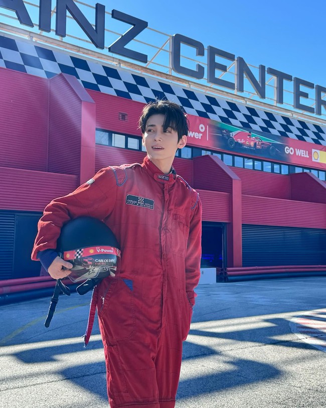 Namun visualnya yang disebut bak AI adalah yang paling banyak dikomentari netizen. “Dia terlihat sempurna tidak seperti manusia,” “Dia punya nuansa AI. Dia tidak seperti manusia karena fitur wajahnya terlalu bagus,” “Dia seperti pakai filter,” “Seperti TikToker China yang terlalu banyak filter,” tulis netizen.Foto: Instagram @chang._.a