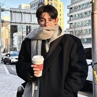 Changha sendiri lahir di Daegu pada 1996. Sebelum memulai kariernya di dunia hiburan, Changha disebut fokus di bidang teknik. Foto: Instagram @chang._.a