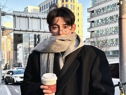 Potret Aktor Korea yang Disebut Terlalu Tampan, Fotonya Dikira Editan AI