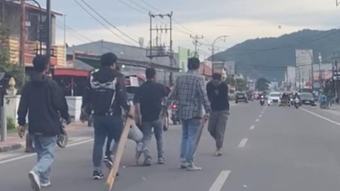 Debt collector di Gorontalo diduga mengeroyok nasabah.
