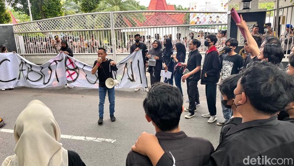 Demo Tolak UU TNI di Banyuwangi