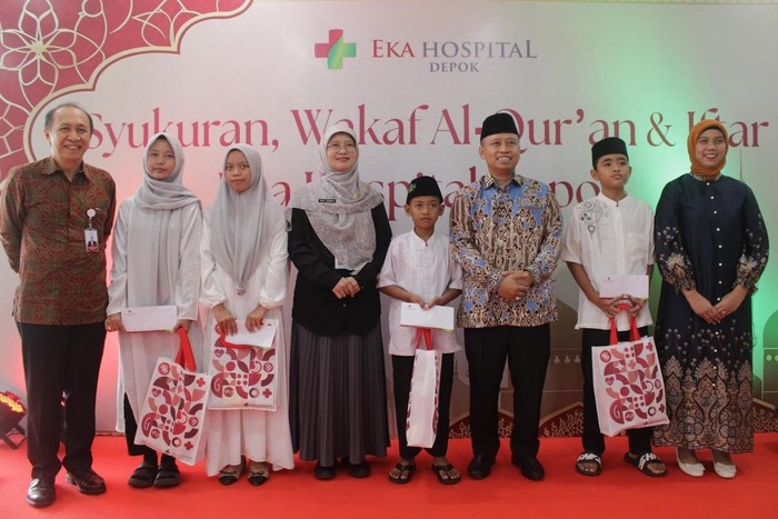 Eka Hospital Depok Gelar Syukuran & Wakafkan 1.000 Al-Quran di Ramadan