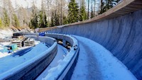 Cortina Sliding Center akan menjadi tempat berlangsungnya cabor luge hingga skeleton di Olimpiade Musim Dingin Milan Cortina 2026. (AP Photo/Giovanni Auletta)  