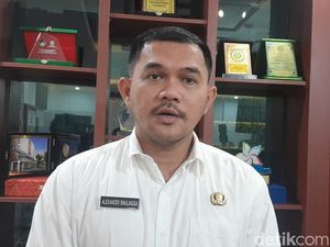 Kadisdik Bakal Sanksi Kepsek SMA 4 Medan yang Kutip Uang Pensiun Guru ke Siswa