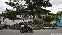 Blok Kupat dikenal sebagai pusat pembuatan ketupat yang telah berlangsung turun-temurun. Warga di sana terus mempertahankan tradisi leluhur di era yang semakin modern.
