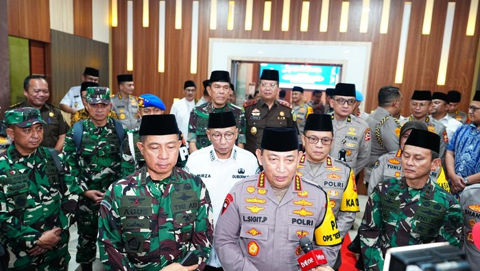 Kapolri Jenderal Listyo Sigit Prabowo bersama Panglima TNI Jenderal Agus Subiyanto menghadiri acara safari Ramadan di Mapolda Lampung