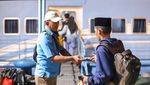 Keberangkatan Kapal di Pelabuhan Gresik Delay 21 Jam Akibat Cuaca Buruk