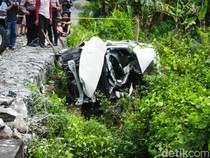 Sigra Tertabrak KA Batara Kresna di Sukoharjo Angkut Rombongan Pemudik